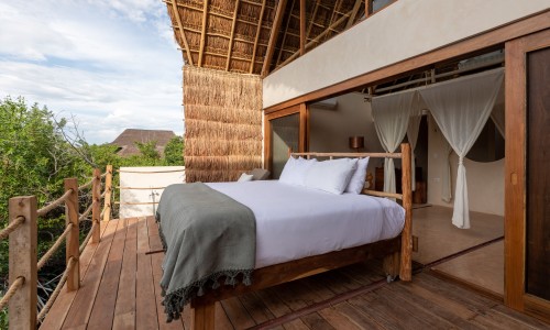 Signature Suite Upper